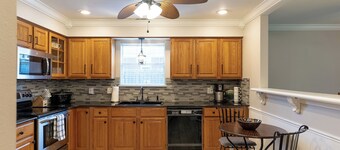 Dog Friendly+Sleeps 6+KING