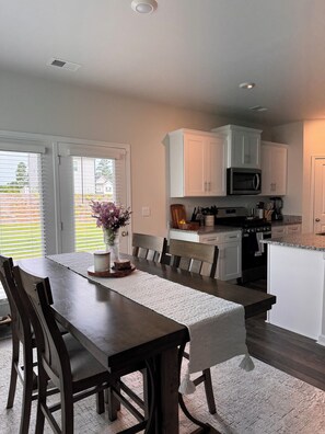 Dining - Modern 3BR + Office, 16 Miles from Augusta National – Masters Rental (Grovetown)