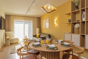 Fridge, microwave, stovetop, dishwasher - Marone Suites Budapest (Budapest)