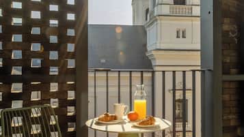 Apartment, 2 Bedrooms | Terrace/patio