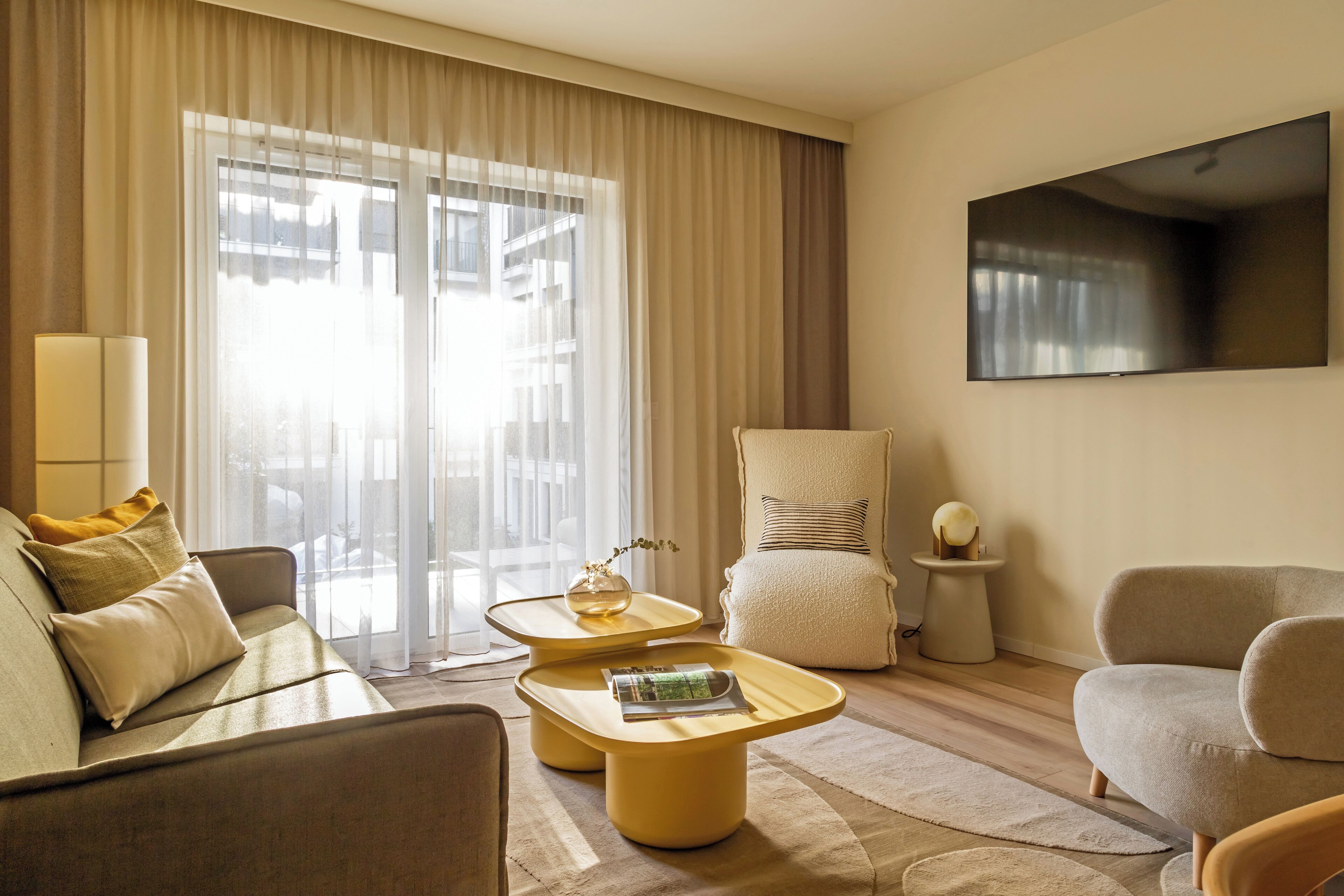 公寓, 2 间卧室 | 起居区 | 55-英寸纯平电视（配备有线频道）