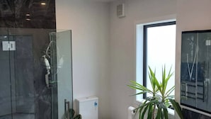 Shared Dormitory, 1 Bedroom, Smoking, City View | Bathroom - Room-awesome Accomodation-palmerston Nor (Aokautere)