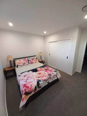 Dormitorio compartido, 1 habitación, fumadores, vistas a la ciudad | 1 dormitorio