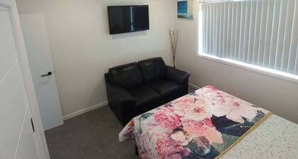 Room-awesome Accomodation-palmerston Nor