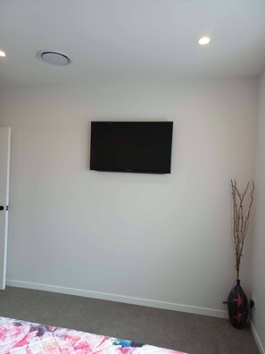 Shared Dormitory, 1 Bedroom, Smoking, City View | Room amenity