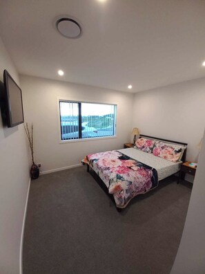 Dormitorio compartido, 1 habitación, fumadores, vistas a la ciudad | 1 dormitorio