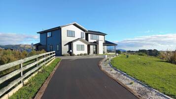 Shared Dormitory, 1 Bedroom, Smoking, City View | Exterior