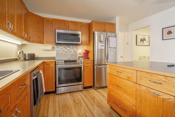 Dishwasher - Riverside House - Four Bedroom Cottage, Sleeps 8 (Plevna)