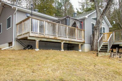 Riverside House - Four Bedroom Cottage, Sleeps 8