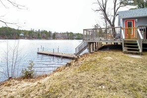 Property grounds - Riverside House - Four Bedroom Cottage, Sleeps 8 (Plevna)