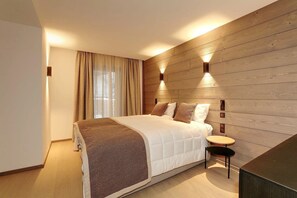 3 chambres, fer et planche à repasser, Wi-Fi, draps fournis