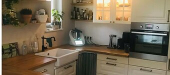 Zentrale Altbauwohnung mit 3 Schlafzimmern