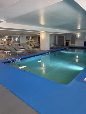 Indoor pool, outdoor pool - Best Luxury Resort on Daytona Beach, Florida - 2 Bedroom/2Bathroom (Daytona Beach)