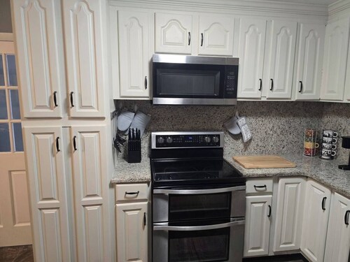 Charming three-bedroom house. Welcome to The Little Blue Orlampa House