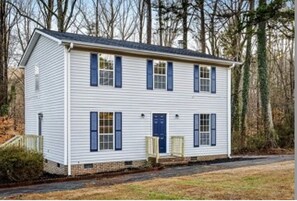 Exterior - Cozy Seneca Getaway • Pet Friendly • Sleeps 7! (Seneca)