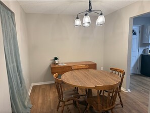 Dining - Cozy Seneca Getaway • Pet Friendly • Sleeps 7! (Seneca)