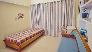 2 bedrooms, iron/ironing board, WiFi, bed sheets