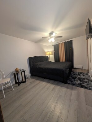 1 quarto, Wi-Fi de cortesia, roupa de cama