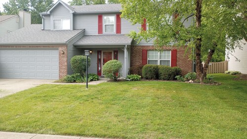 Classic 4-bedroom house exclusively with all necessary amenities in Fishers, IN