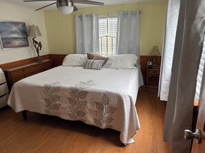 2 bedrooms, iron/ironing board, free WiFi, bed sheets - BOOK NOW FOR PASCO CO SCALLOP SEASON July 10 to Aug 18 (Hudson)
