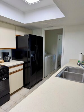 Micro-ondas, fogão, cooktop, lava-louças