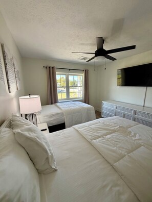 2 quartos, ferros/tábuas de passar roupa, Wi-Fi, roupa de cama