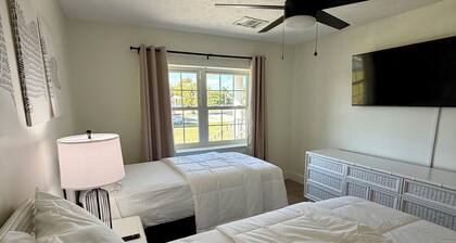 Deluxe Condo at Roland Martin Marina & Resort