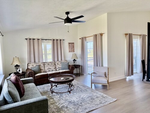 Deluxe Condo at Roland Martin Marina & Resort