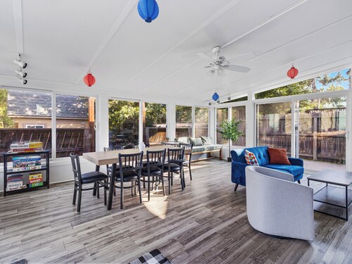 Bright & Cozy Home - Sunroom, Games & Foosball in La Vista, NE