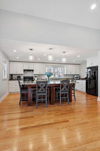 3-bedroom townhome in charming Rockport with AC