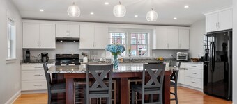 3-bedroom townhome in charming Rockport with AC