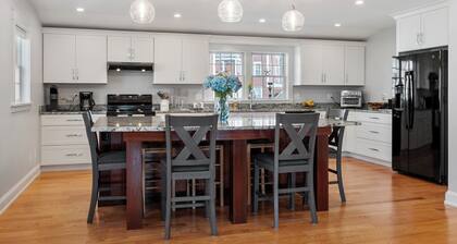 3-bedroom townhome in charming Rockport with AC