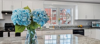 3-bedroom townhome in charming Rockport with AC