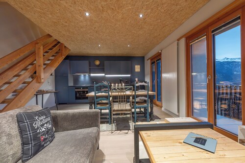 Cosy and luxury 3-bedroom apartment in an amazing alpine lodge in Crans-Montana