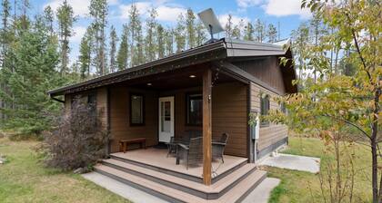 New listing! Cozy 2 bed cabin 10 mins to Glacier