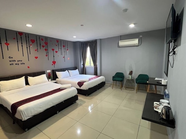 Een strijkplank/strijkijzer