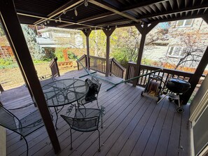 Outdoor dining - Bedroom 1 of 2 in modern house near Univ of Colo, Chautauqua Park, Pearl St Mall (Boulder)