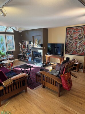 Living area - Bedroom 1 of 2 in modern house near Univ of Colo, Chautauqua Park, Pearl St Mall (Boulder)