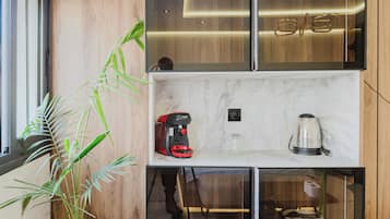 Estúdio standard, vista para a cidade | Frigobar, Wi-Fi de cortesia
