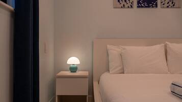 1 slaapkamer, een strijkplank/strijkijzer, wifi, beddengoed