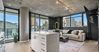 Luxury 2BR/2BA Condo in Calgary Beltline | King Bed, Free Underground Parking