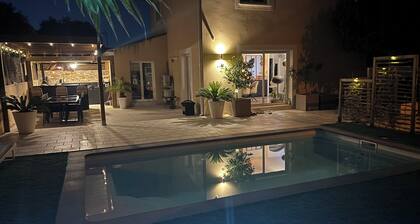 Sunny, quiet family villa with pool and summer kitchen