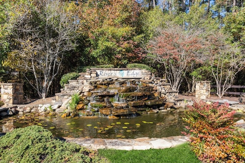 Family/Business Getaway - Near Duke U & Downtown!