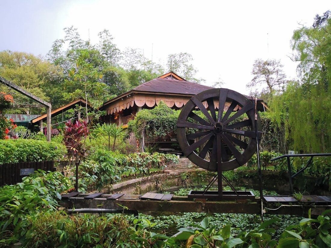 Vista frontal de la propiedad