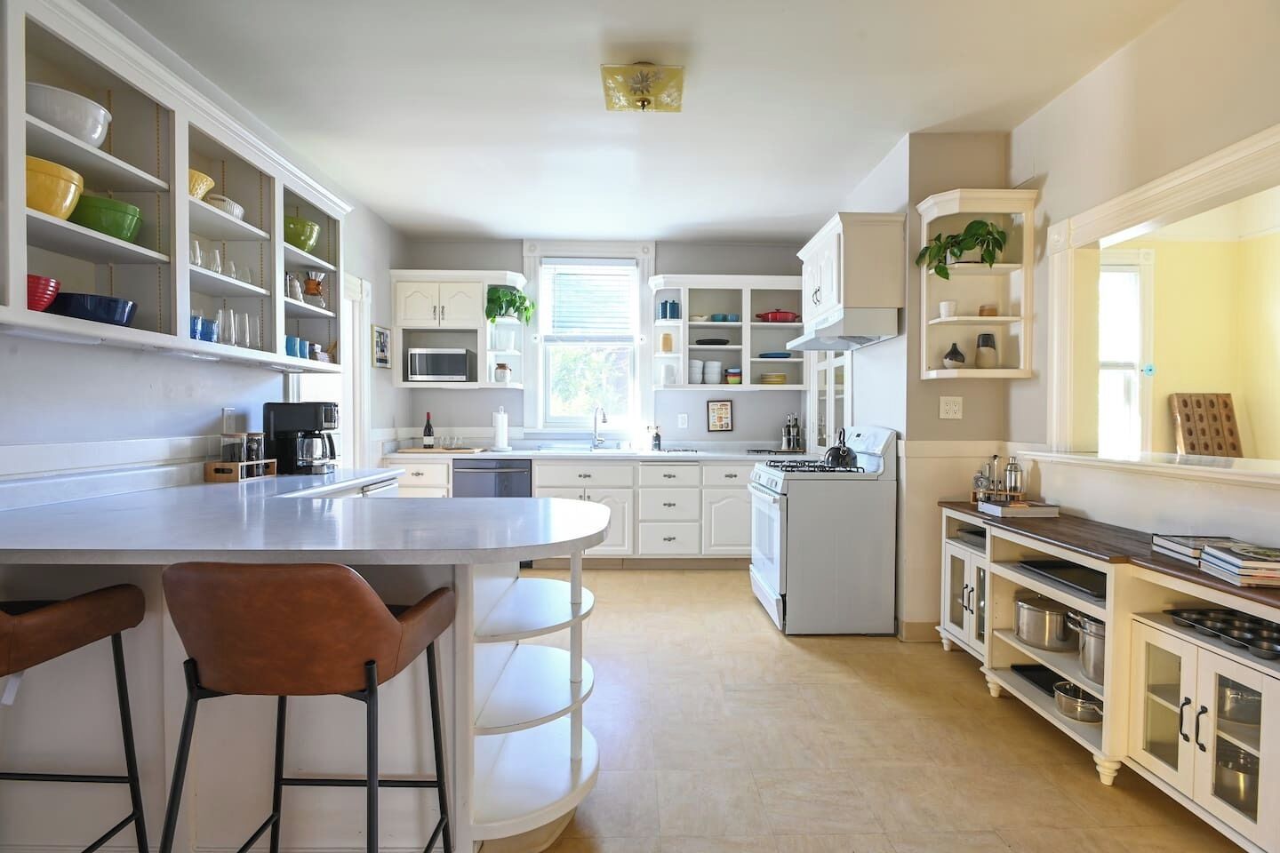 冰箱、微波炉、烤箱、炉灶