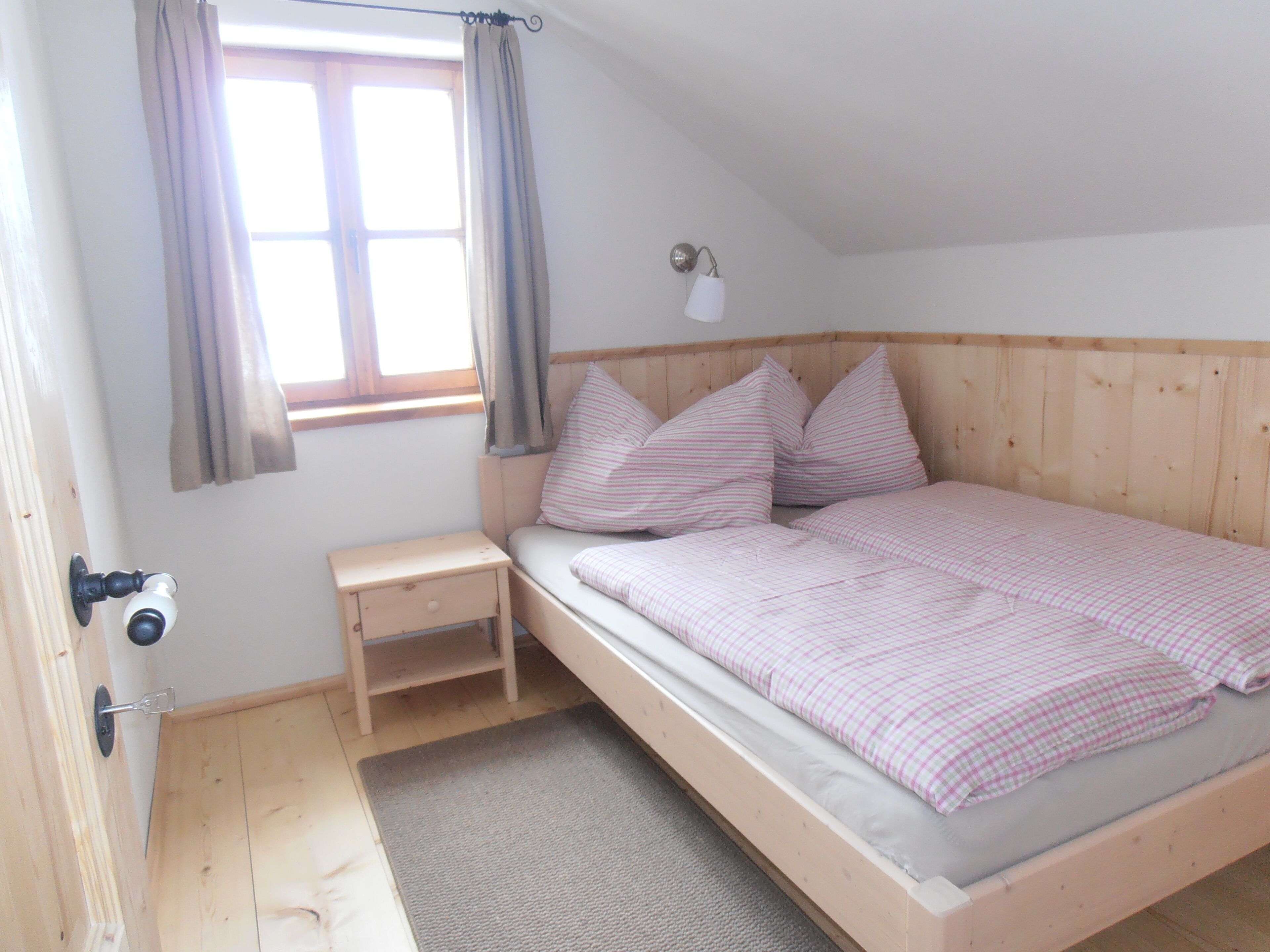 3 bedrooms, iron/ironing board, travel crib, free WiFi