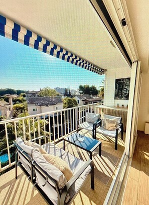 Property grounds - Cannes : Bright 2 Bedroom Apartment - Perfect for Family Stay (Cannes)