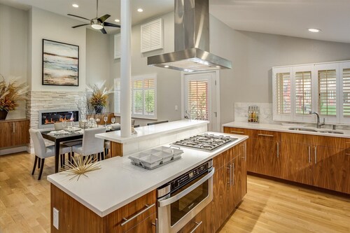 Luxury 3BR Townhome Near Mt. Sanitas