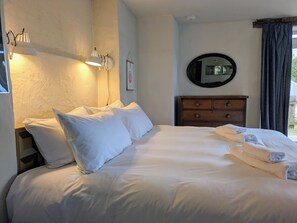 1 bedroom, travel crib, free WiFi, bed sheets