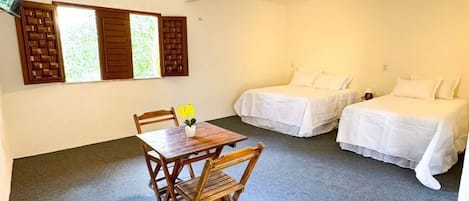 Literie de qualité, espace de travail pour ordinateurs portables